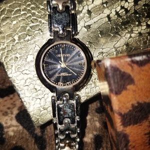 Geneves Designer Touch Mixed Metal Linked Band